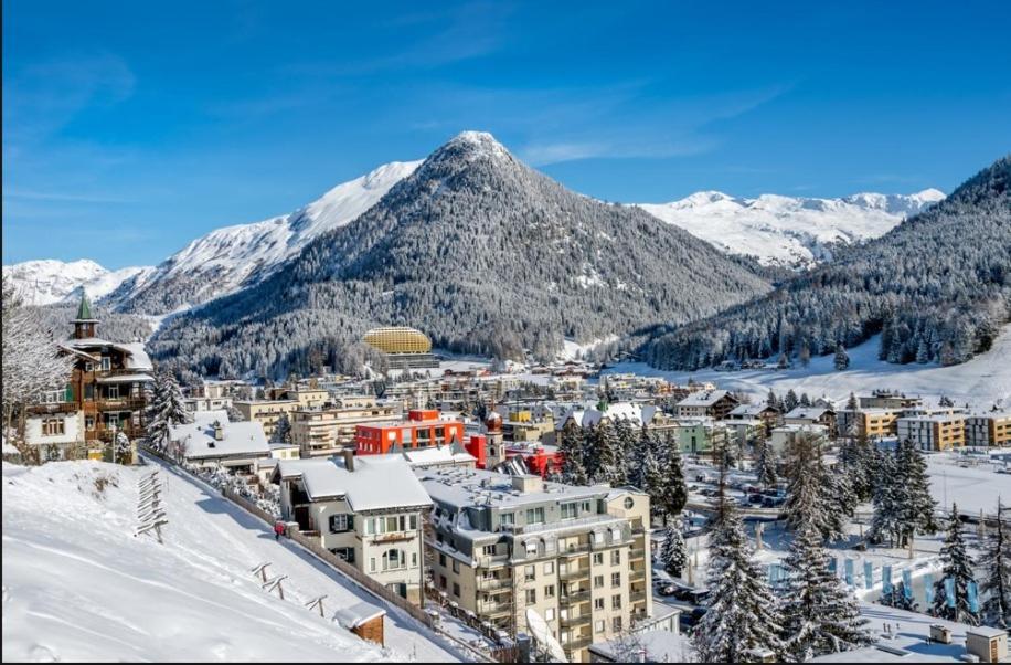 Hotel Derby Davos Luaran gambar